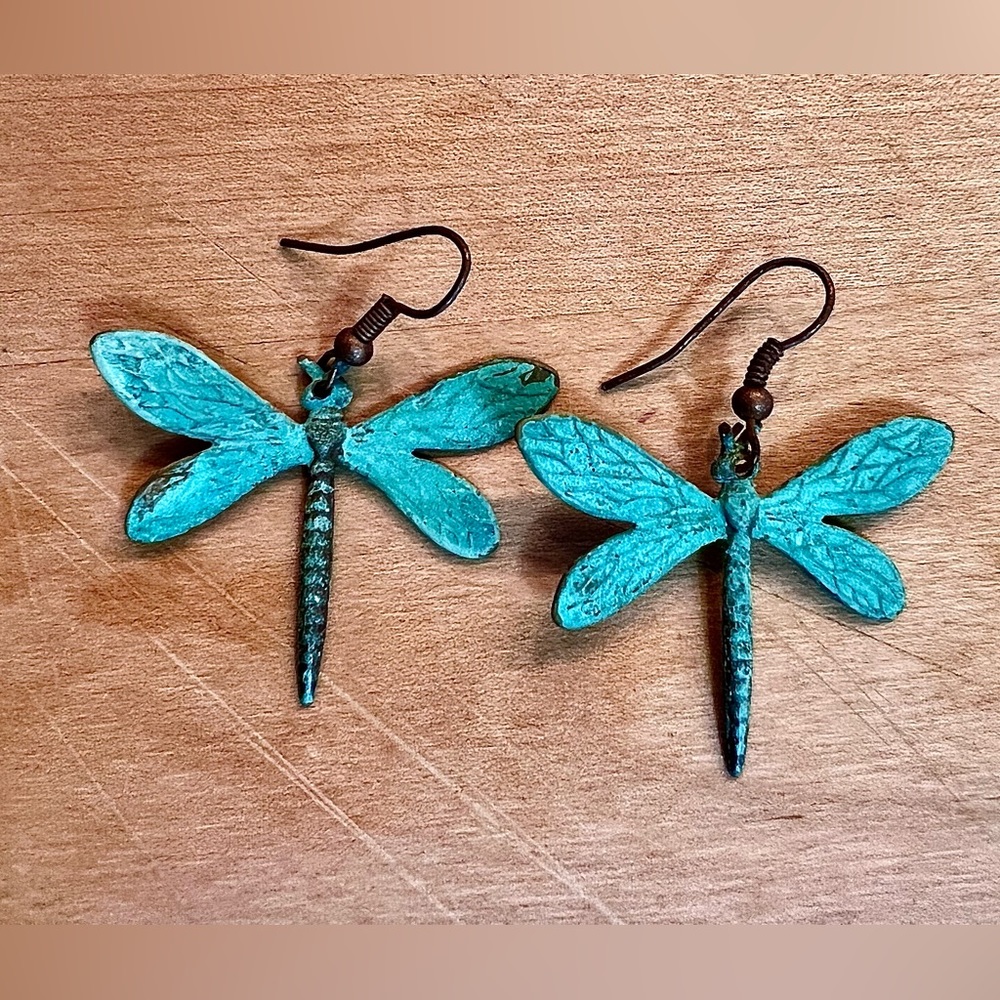 Patina copper dragonfly earrings in copper patina.
